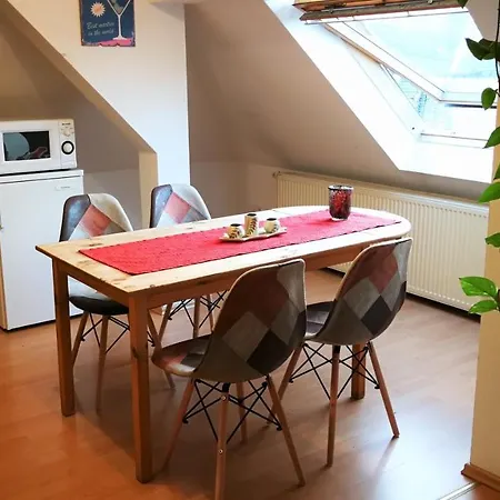 Attic Oelsnitz Am Hegebach Mit Netflix Und Parkplatz Self Check-in *