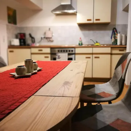 Apartment Attic Oelsnitz Am Hegebach Mit Netflix Und Parkplatz Self Check-in